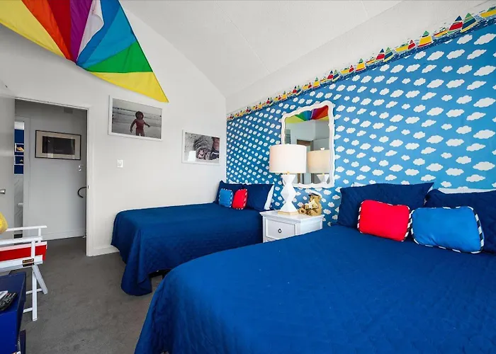 Holiday home Beautiful 2 Story Side Ocean View 2 Bed Capri *